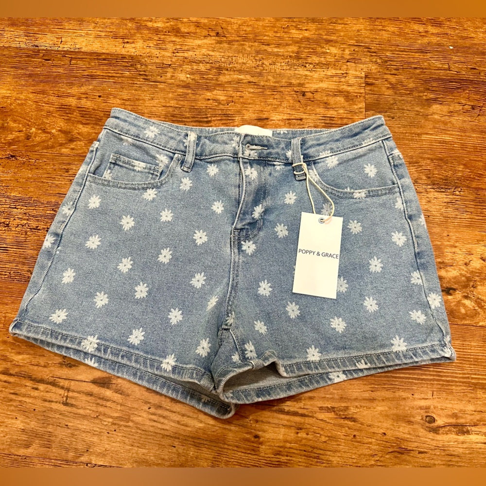 Poppy & Grace Daisy Printed Classic Shorts